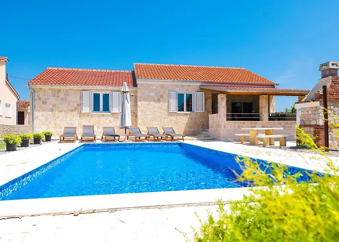 Villa Stone House With Pool